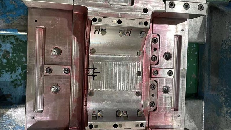 吹塑模具定制材质对周期影响
